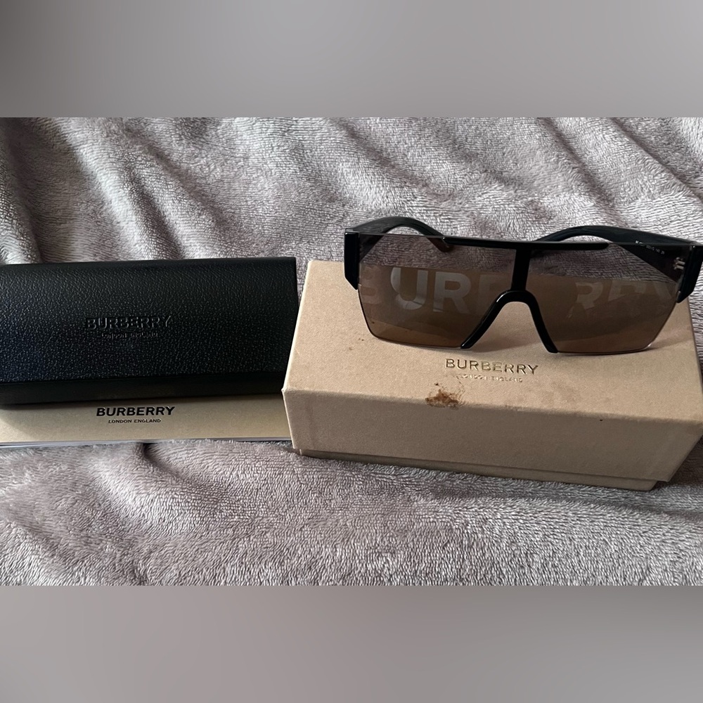 🏇🏇BURBERRY SUNGLASSES🏇🏇